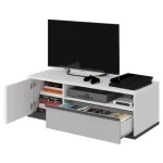 TV omarica MELI je primerna za vsako dnevno sobo. Ima moderne linije in eleganten izgled. Ima eno polico, en predal ter ena vrata. Dimenzije: - Š:120 x V:40 x