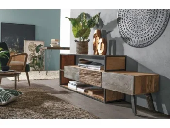 TV regal 3C MANCHESTER ima okvir iz lesa in jekla, noge so nastavljive. Dimenzije: širina: 195cm globina: 38cm višina: 60cm