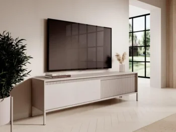 TV regal FIFIJA - bež, je eleganten kos pohištva, ki popestri vaš prostor s svojim luksuznim dizajnom. Narejen je iz kakovostnih materialov v bež barvi.