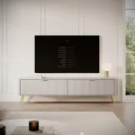 TV regal LILJA - 163, je eleganten kos pohištva, ki popestri vaš prostor s svojim luksuznim dizajnom. Narejen je iz kakovostnih materialov v barvi beige.