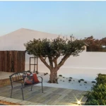 Vrtna klop JANELLE antracit je narejena iz jekla z mat zaključkom. Material: - Jeklo Barva: - Antracit Dimenzije: širina: 123cm globina: 57cm višina: 87cm