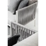 Vrtni fotelj FLORENCIA WG20 bela ima aluminjast okvir, ki je prašno barvan (poliester). Tkanje Okrog je iz tetoran vrvi (100% poliester). Hrbtne ter sedežne