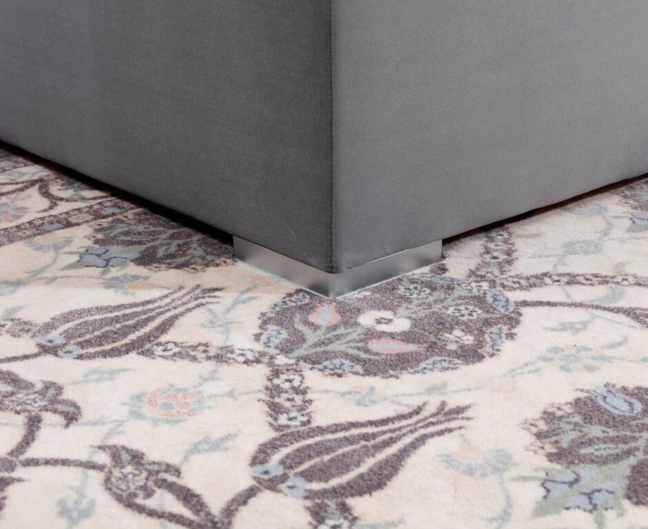 Francoska postelja SOFIA 140X200 Francoska postelja SOFIA je sestavljena iz visoke vzmetnice (Bonnell vzmeti), nadvložka in visokega oblazinjenega vzglavja. Zaradi svoje višine omogoča