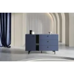 Komoda OLUR 4 je eleganten kos pohištva, ki popestri vaš prostor. Njen poseben dizajn vas bo navdušil, saj prinese vašemu prostoru eleganco in