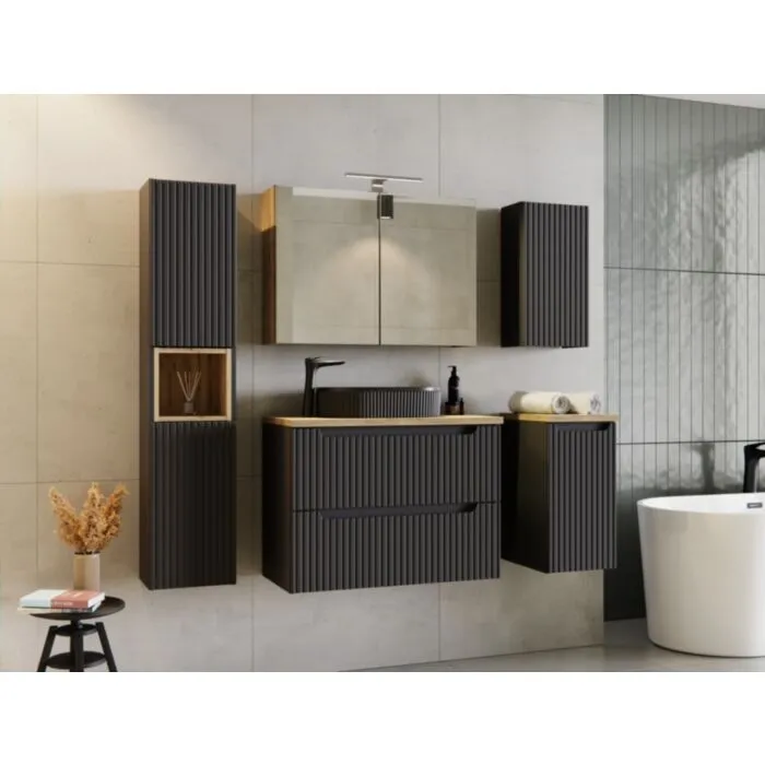 Kopalniški blok BLACKY 80 Kopalniški blok BLACKY 80 je narejen iz kvalitetne laminirane plošče. Izstopa zaradi svoje moderne oblike. Popestril bo vsako kopalnico. V ceno je všteto