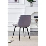 Kuhinjski stol VIKA velvet siv je odlična rešitev za kombiniranje v minimalističen ali industrijski stil prostora. Kombinacija sivega prešitega blaga s