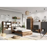 Omara FERDO je primerna za vsak prostor. Lahko se jo uporablja kot omaro v dnevni sobi ali pa kot garderobno omaro. Ima en predal in veliko polic, kar