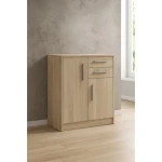 Omara RIS je univerzalen kos pohištva, ki se odlično prilega v različne prostore in je dobavljiva v priljubljeni barvi hrast sonoma. Narejena je iz