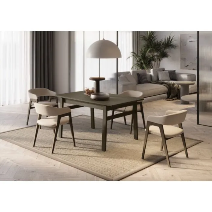 Raztegljiva jedilna miza DOBY Raztegljiva jedilna miza DOBY je idealen kos pohištva za vašo jedilnico. Zahvaljujoč raztegljivi funkciji lahko velikost mize preprosto prilagajate svojim