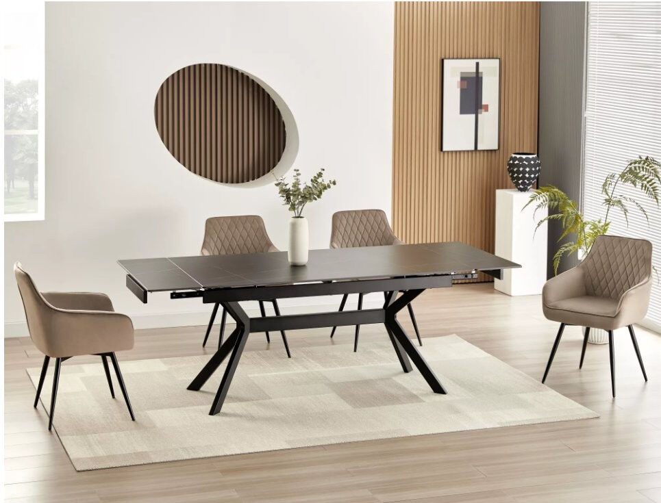 Raztegljiva jedilna miza IMPER 2 Raztegljiva jedilna miza IMPER 2 je narejena do podrobnosti natančno. Očarali vas bodo njeni prefinjeno narejeni vzorci ter stabilnost. Narejena je iz