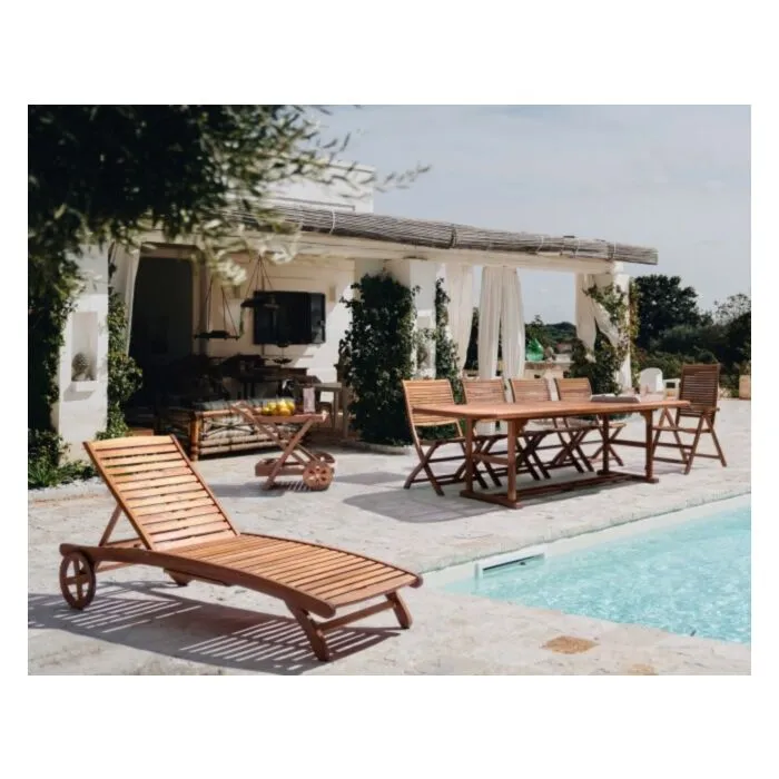 Vrtna raztegljiva miza NOEMI RETT 150-200X90 je narejena iz lesa in čez ima oljno oblogo. Material: - Les Barva: - Akacijev les Dimenzije: širina: 150-200cm