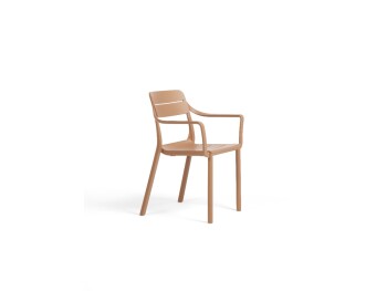 Vrtni stoli CASSIA - Nardi. Vrtni stol CASSIA z naslonjali za roke priznanega Italijanskega proizvajalca NARDI. Stol Cassia je izdelan iz enakomerno obarvane