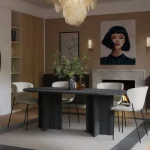 Jedilna miza LOLEJA je elegantna in funkcionalna. Narejena je iz laminirane plošče debeline 28 mm v različnih barvah. Njene elegantne noge zagotavljajo