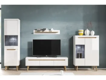 Elegantna dnevna soba s stilom skandinavskega sloga. Dobavljiva je v bela mat/bela visoki sijaj. Hrastove lesene noge, ABS robovi, vrata(ličnice) so MDF.