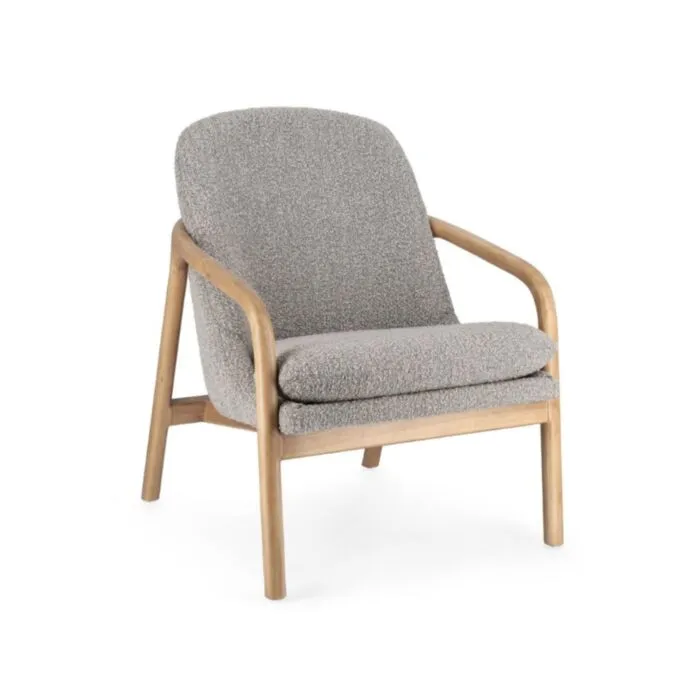Fotelj ELAIDE siva, moderen in elegantno oblikovan fotelj z robustno konstrukcijo iz lesa rubberwood. Sedišče je iz borovega in vezanega lesa, kar zagotavlja