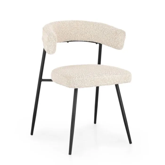 Jedilni stol AMAIA bela je eleganten in visokokakovosten. Narejen je iz mehke, udobne tkanine in pene. Nogice in ogrodje je narejeno iz kakovostne kovine.