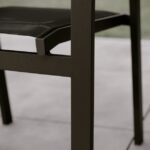 KOVINSKI STOL NATERIAL JEDILNI CLARA TEMNO SIV ALU – dodatni pogled 5