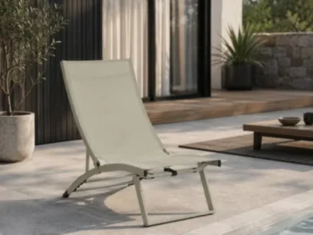 Vrtni ležalnik TAYLOR ima prašno barvan aluminijasti okvir, sedišče je iz tkanine. Ima nastavljiv hrbtni položaj v štirih položajih. Material: -