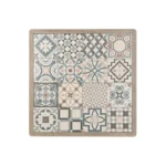 Miza KALIMERA 73X73 tiskana, izdelana iz prašno barvanega aluminija. Mizna plošča je obložena z porcelanastimi ploščicami. Podnjožje mize je iz jekla,