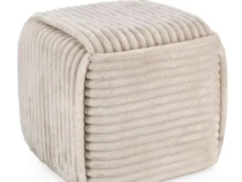 Tabure CUBE taupe je izdelan iz MDF-ja, ki tabureju zagotavlja stabilnost. Prevleka je iz poliestra z izgledom žameta. Pleteni detajli tabureju dodajo poseben
