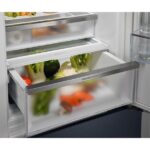 VGRADNI HLADILNIK Z ZAMRZOVALNIKOM ELECTROLUX ENC8MC19S – dodatni pogled 2
