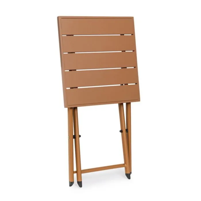 Zložljiva mizica TAYLOR opečnata Raztegljiva klubska mizica TAYLOR opečnata je elegantna in priročna. Narejena je iz nerjaveče kovine prašno barvane. Njena dodatna prednost je ta, da je