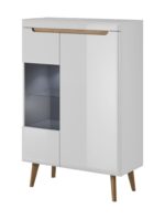 Elegantna dnevna soba s stilom skandinavskega sloga. Dobavljiva je v bela mat/bela visoki sijaj. Hrastove lesene noge, ABS robovi, vrata(ličnice) so MDF.