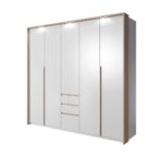Praktična in uporabna garderobna omara ELO 230 je primerna za vsak prostor. Dobavljiva je v sonoma beli barvi. ima ABS robove, ki zagotavljajo večjo