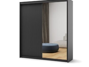 Garderobna omara TERA BLACK 200 z led osvetlitvijo je zasnovana za optimalno organizacijo shranjenih predmetov. Zaradi svojih dimenzij omara ponuja prostorno
