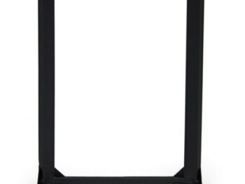 Klubska miza EVERITT 50X30 je narejena iz furnira in ima jekleni okvir. Dimenzije: &scaron;irina: 50cm globina: 30cm vi&scaron;ina: 55cm