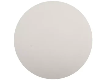 Moderna klubska mizica BIANCA narejena je iz kakovostnega MDF-ja v beige barvi. Poda se v vsak prostor, kjer potrebujete dodaten kotiček za odlaganje vaših