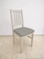 Kuhinjska garnitura BILIJA 1 + 4 je elegantna in visokokakovostna. Kuhinjska garnitura je sestavljena iz štirih jedilnih stolov, narejenih iz bukovega lesa z
