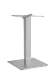 Mizno podnožje VESTA H72, podstavek iz tlačno litega aluminija dimenzij 48x48 cm in aluminijaste noge iz litega železa zagotavljajo stabilnost. Nastavljive