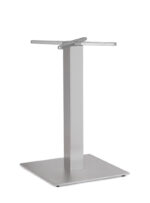 Mizno podnožje VESTA H72, podstavek iz tlačno litega aluminija dimenzij 48x48 cm in aluminijaste noge iz litega železa zagotavljajo stabilnost. Nastavljive