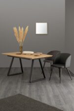 Ogledalo TIZIANO 2435 QU 52X52 je narejeno iz mdf plo&scaron;če. Material: - MDF Barva: - Les Dimenzije: &scaron;irina: 52cm globina: 5cm vi&scaron;ina: