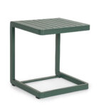 Vrtna miza KONNOR 40 x 40 je elegantna in kakovostna. Zaradi njene oblike je priročna in funkcionalna. Narejena je iz aluminija s prašnim barvanjem -