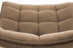 Jedilni stol K332 je dobavljiv v bež barvi. Noge stola so iz kovine prašno barvane. Dimenzija: - Š:46/G:61/V:84 cm, Material: - velvet tkanina BLUVEL 28 -