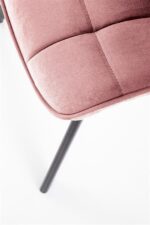 Jedilni stol K332 je dobavljiv v roza barvi. Noge stola so iz kovine prašno barvane. Dimenzija: - Š:46/G:61/V:84 cm, Material: - velvet tkanina BLUVEL 52 -