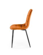 Jedilni stol K417 je dobavljiv v cimet barvi. Noge stola so iz kovine prašno barvane. Dimenzija: - Š:44/G:56/V:87 cm, Material: - velvet tkanina BLUVEL 4215