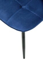 Jedilni stol K417 je dobavljiv v črni barvi. Noge stola so iz kovine prašno barvane. Dimenzija: - Š:44/G:56/V:87 cm, Material: - velvet tkanina HRL 64 -