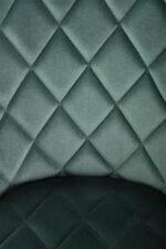 Jedilni stol K45 je dobavljiv v zeleni barvi. Noge stola so iz kovine prašno barvane. Dimenzija: - Š:44/G:58/V:85 cm Material: - tkanina velvet BLUVEL 78 -