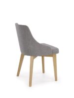 Jedilni stol TOLEDO je dobavljiv v sonoma barvi in v sivi tkanini( INARI 91). Noge stola so iz masivnega lesa. Dimenzija: - Š:51/G:55/V:82 cm, Material: -