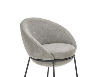 Jedilni stol K482 je dobavljiv v sivi barvi. Noge stola so iz kovine prašno barvane. Dimenzija: - Š:61/G:59/V:78 cm, Material: - tkanina - kovina