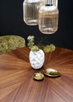 Okrogla jedilna miza CALDO, miza je izdelana iz MDF ter naravnega furnirja. Miza je v barvi oreha. Barva: oreh Material: MDF naravni furnir Dimenzija: FI: 120